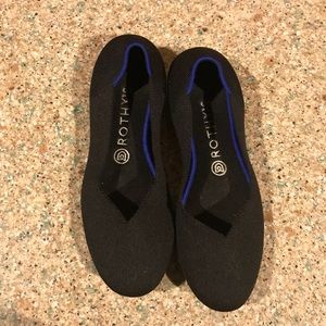 Like New Black Authentic Rothys